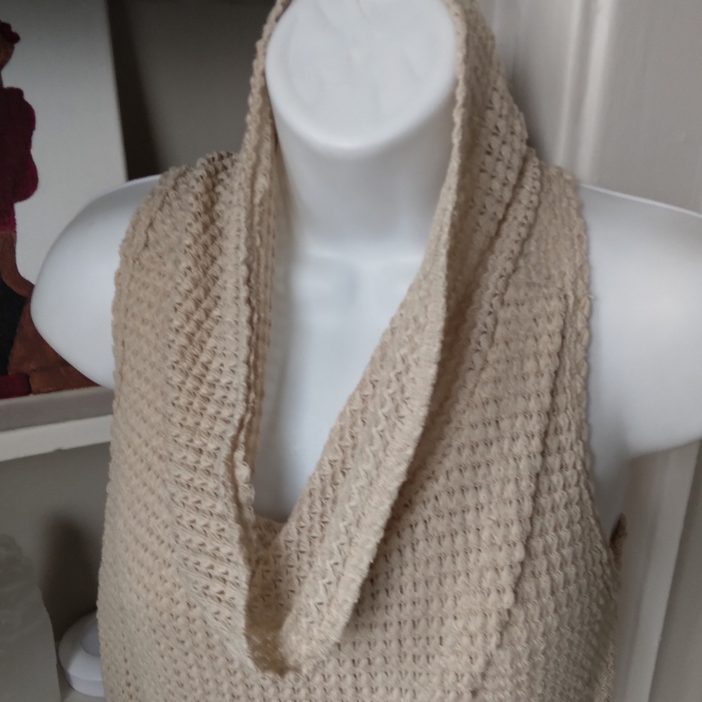 Top - Picture 3 of 4